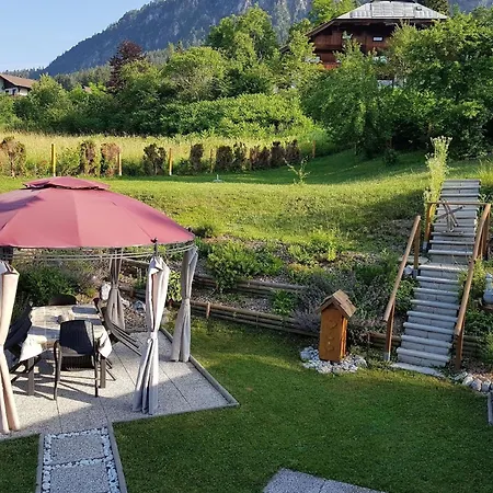 In Pressegger Mit Eigenem Garten Und Carport 아파트 헤르마고