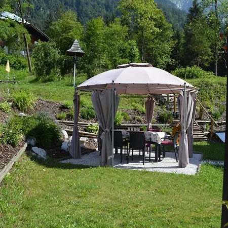 아파트 In Pressegger Mit Eigenem Garten Und Carport