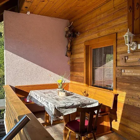 아파트 In Pressegger Mit Eigenem Garten Und Carport 헤르마고